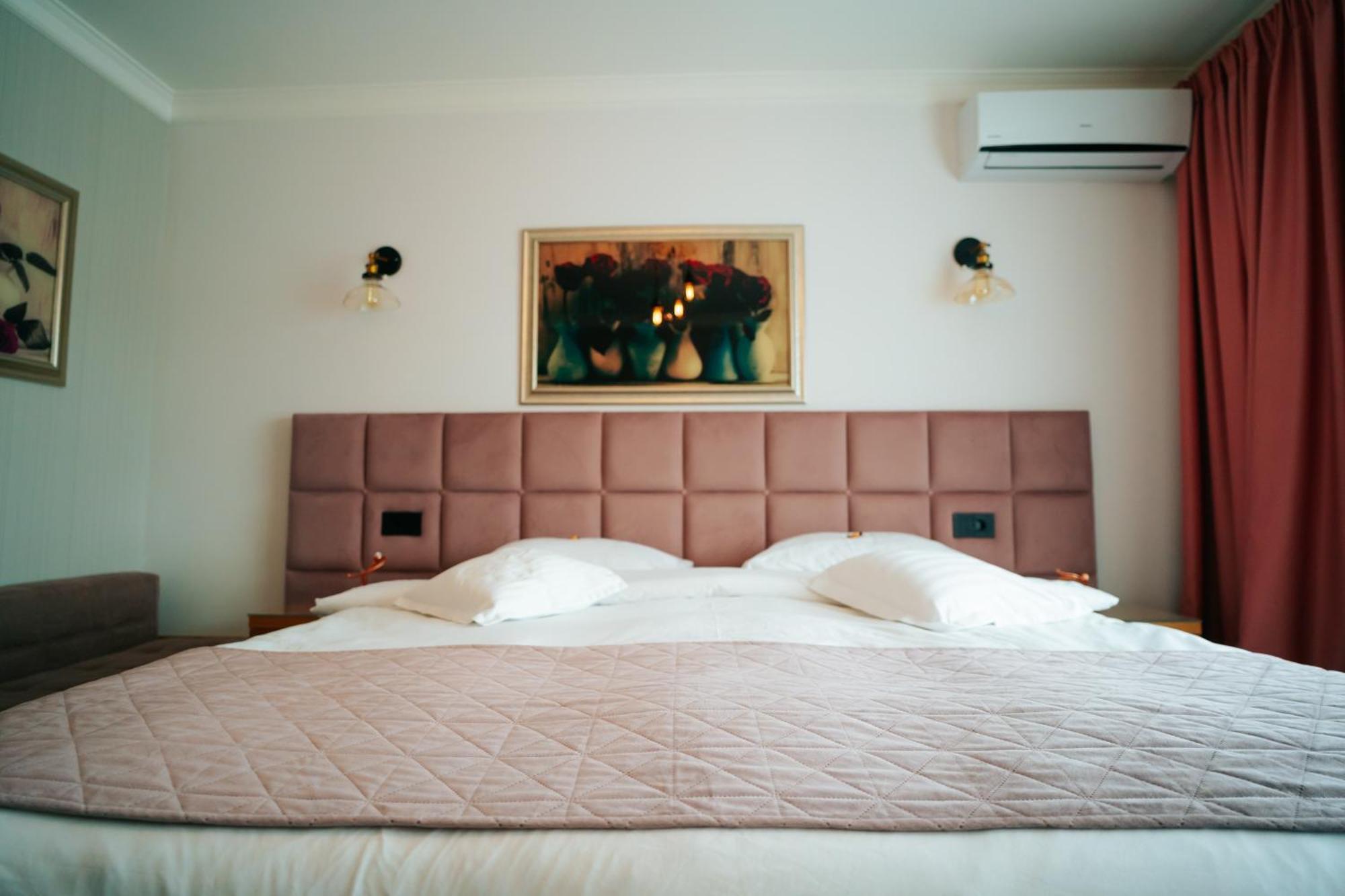 Hotel Roser House Boutique - Pe Malul Lacului Colibiţa Zewnętrze zdjęcie
